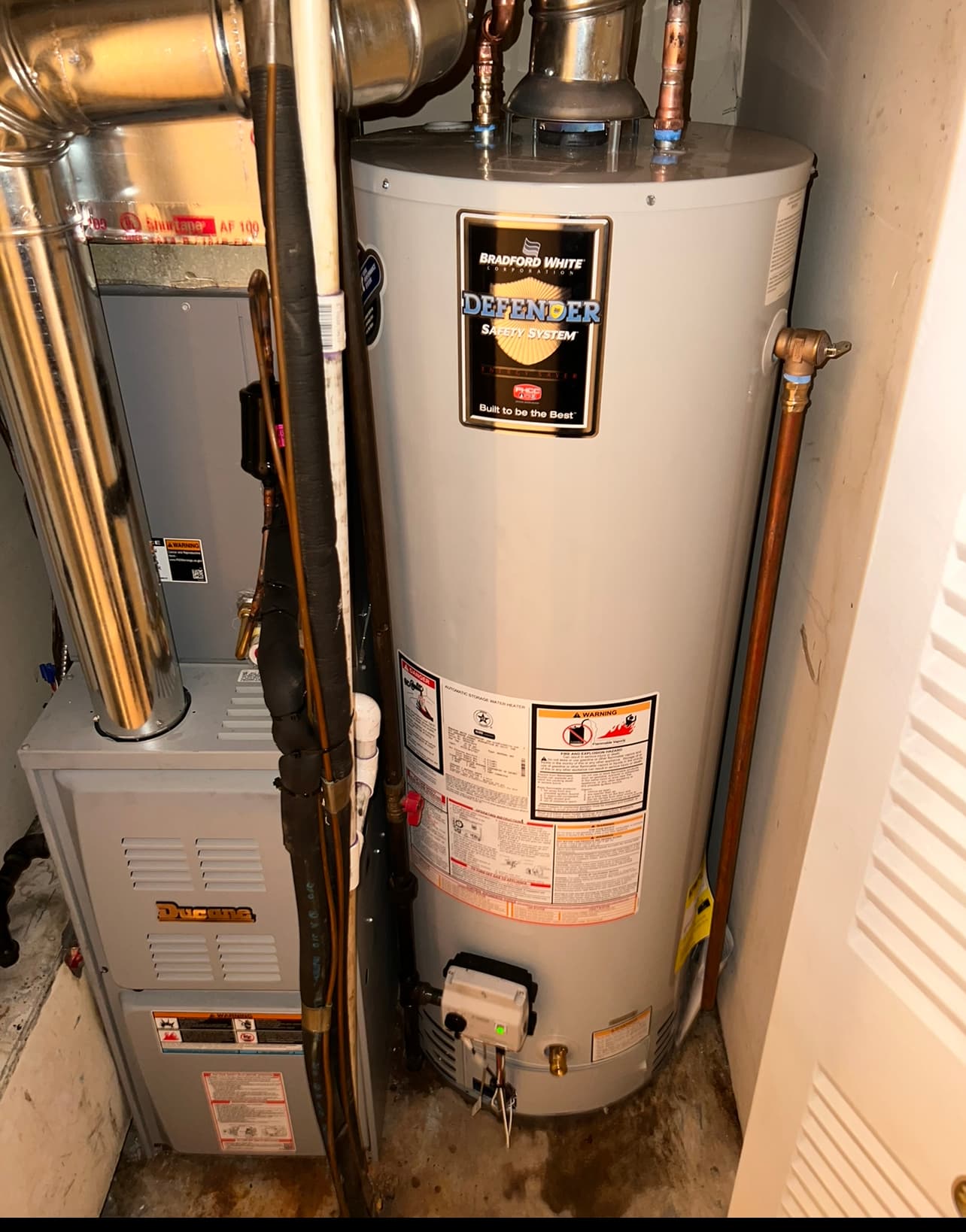Gas water heater with copper supply lines